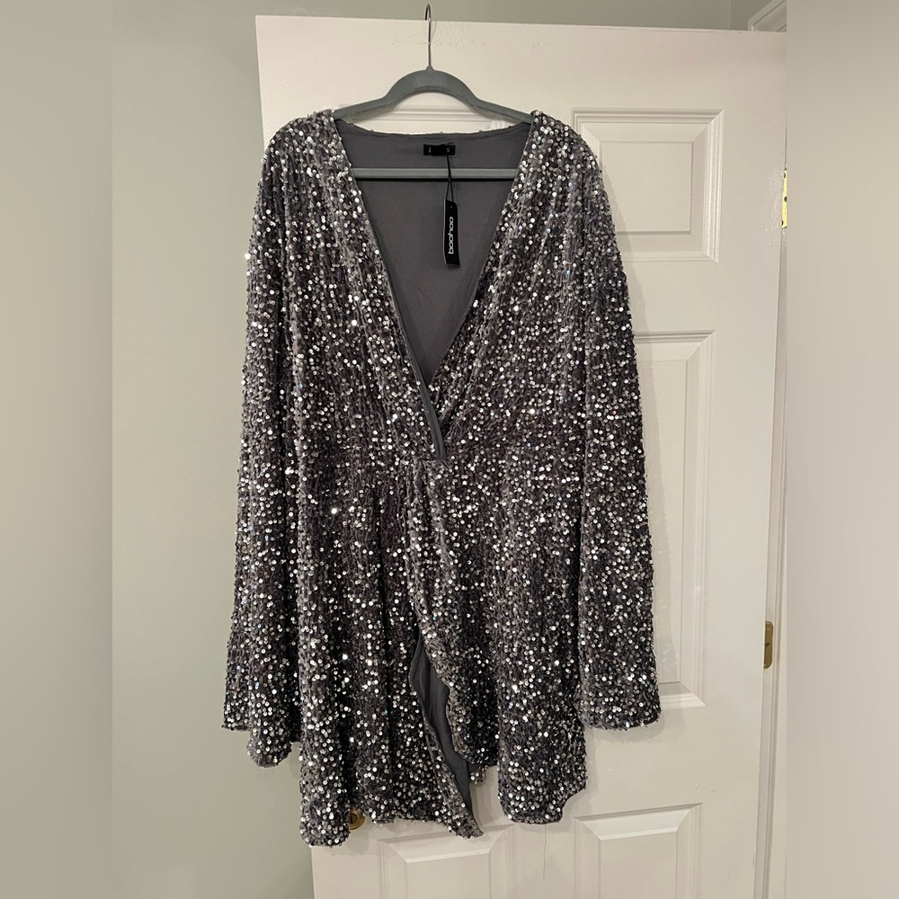 Plus sequin velvet twist front dress